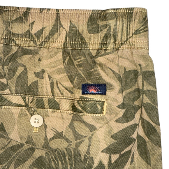 NWT Faherty‎ Essential Drawstring Olive Green Jungle Tropical Shorts Men's XL - Picture 3 of 6